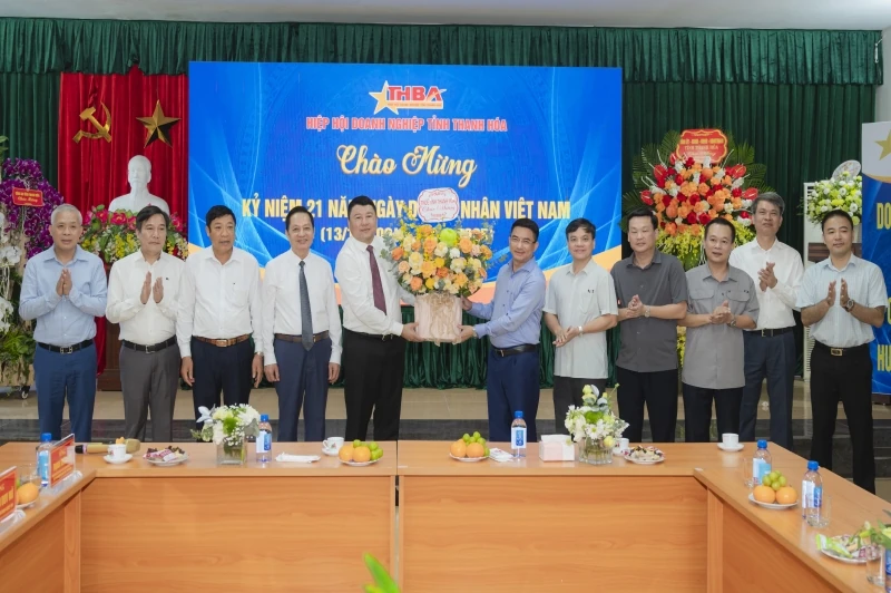 Các cơ quan, đơn vị chúc mừng Ngày Doanh nhân Việt Nam