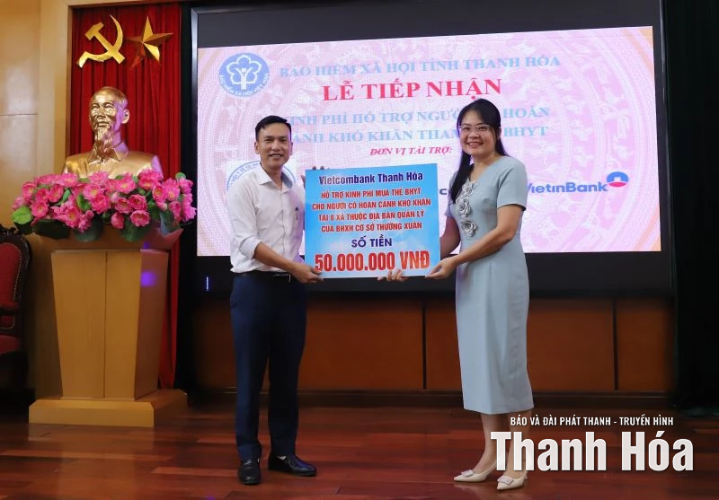 Hỗ trợ đóng BHYT cho người dân khó khăn tại 42 xã