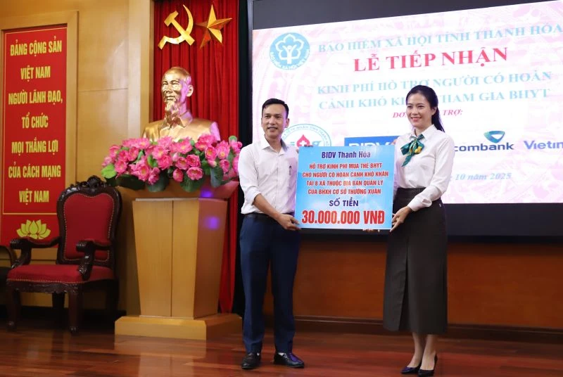 Hỗ trợ đóng BHYT cho người dân khó khăn tại 42 xã