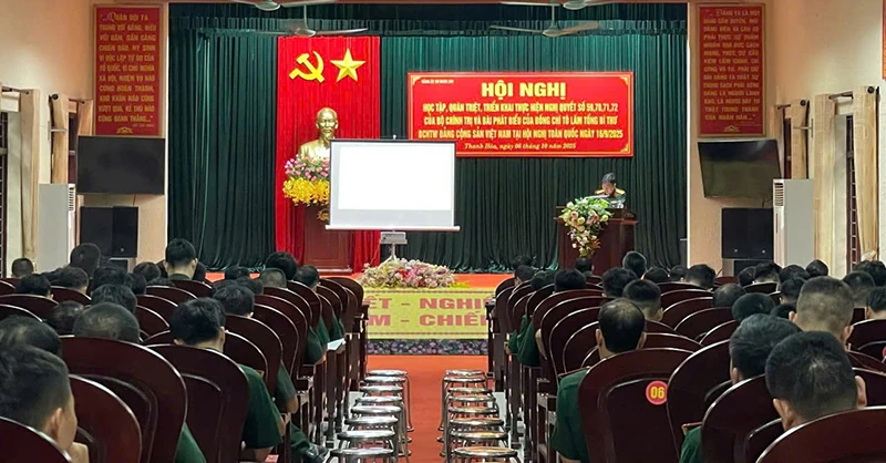 Đảng ủy Sư đoàn 390 quán triệt, triển khai thực hiện các nghị quyết của Bộ Chính trị