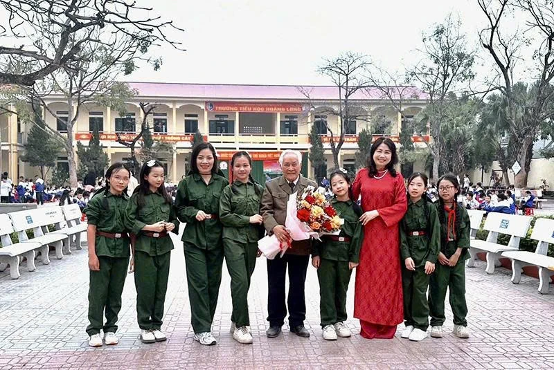 Miệt mài “truyền lửa” cách mạng