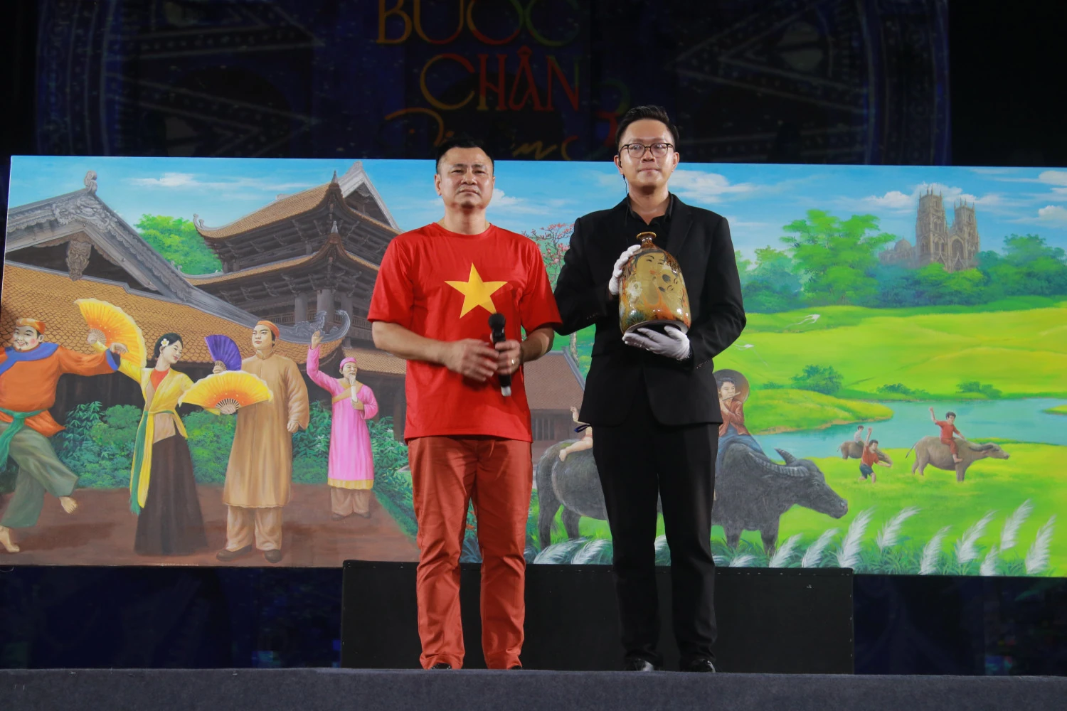 Lễ hội Văn hóa Thế giới tại Hà Nội: Gây quỹ 2,5 tỷ đồng ủng hộ bà con vùng lũ