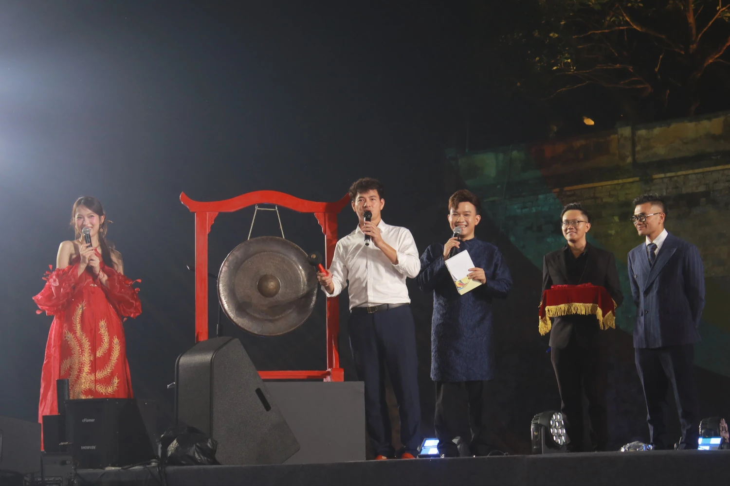 Lễ hội Văn hóa Thế giới tại Hà Nội: Gây quỹ 2,5 tỷ đồng ủng hộ bà con vùng lũ