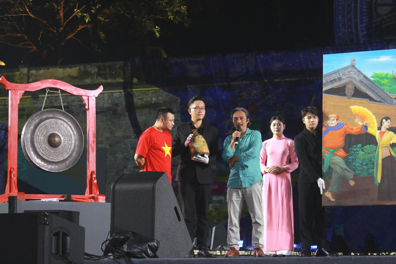 Lễ hội Văn hóa Thế giới tại Hà Nội: Gây quỹ 2,5 tỷ đồng ủng hộ bà con vùng lũ