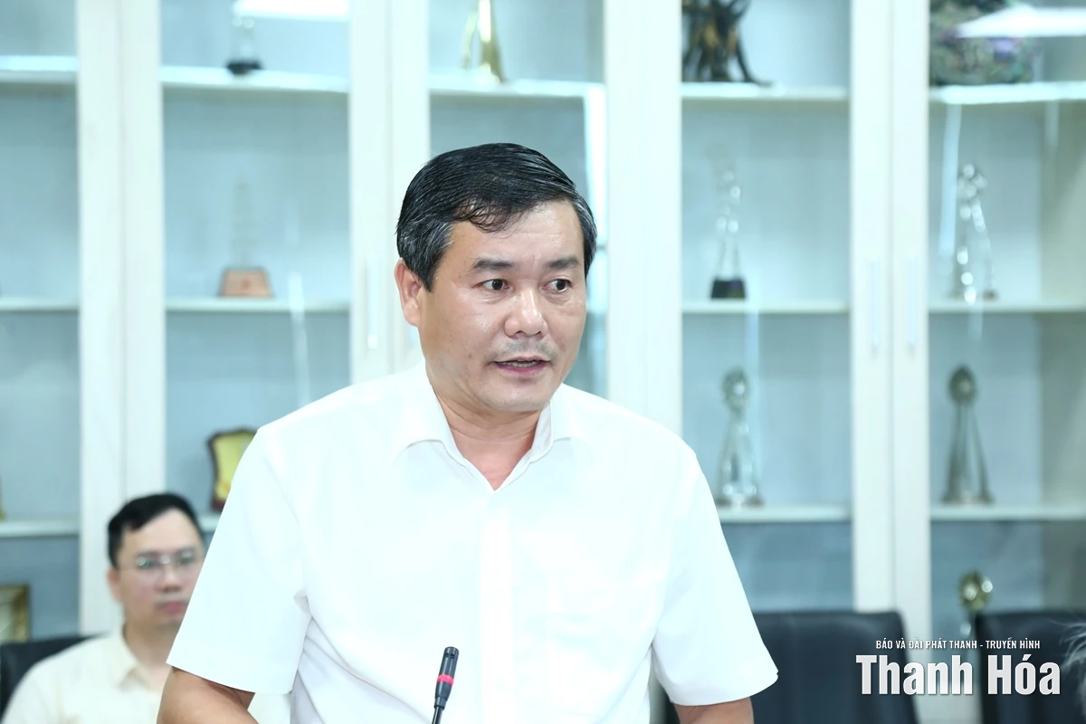 Phó Bí thư Thường trực Tỉnh ủy Nguyễn Hồng Phong thăm, làm việc với Báo và Đài Phát thanh - Truyền hình Thanh Hóa