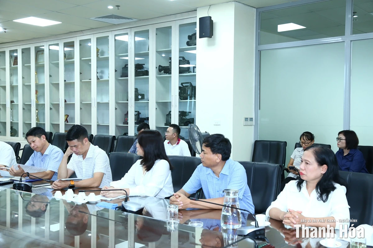 Phó Bí thư Thường trực Tỉnh ủy Nguyễn Hồng Phong thăm, làm việc với Báo và Đài Phát thanh - Truyền hình Thanh Hóa