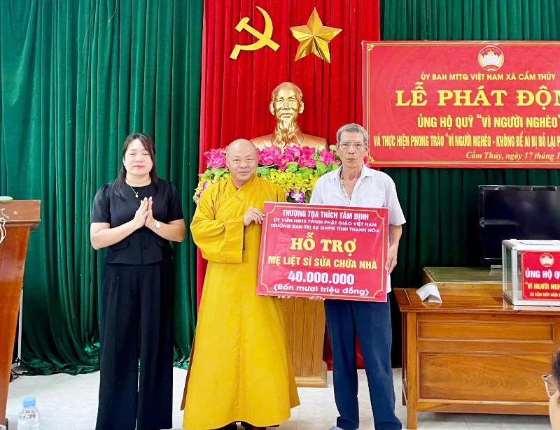 MTTQ xã Cẩm Thủy phát động ủng hộ Quỹ “Vì người nghèo” năm 2025