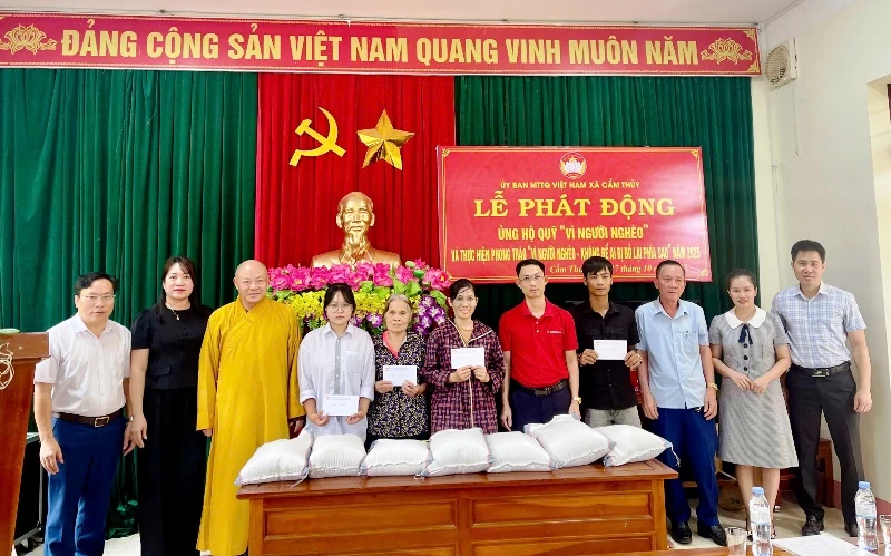 MTTQ xã Cẩm Thủy phát động ủng hộ Quỹ “Vì người nghèo” năm 2025