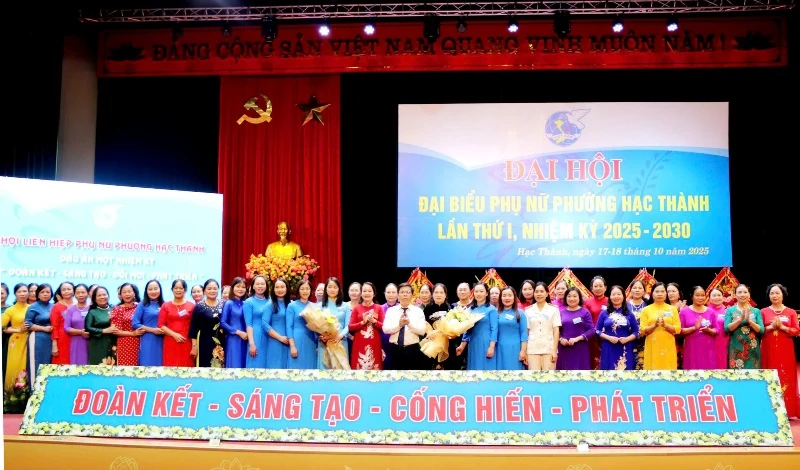 Phụ nữ Hạc Thành chung sức xây dựng phường thông minh, kiểu mẫu