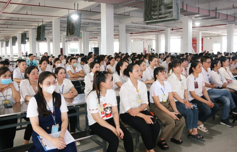 Công đoàn Công ty TNHH Giầy Rollsport Việt Nam tôn vinh 200 cán bộ, công nhân viên tiêu biểu, xuất sắc