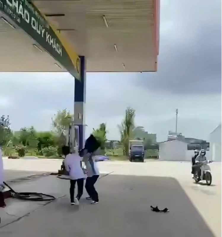 Công an vào cuộc điều tra vụ xô xát khiến 1 học sinh tử vong