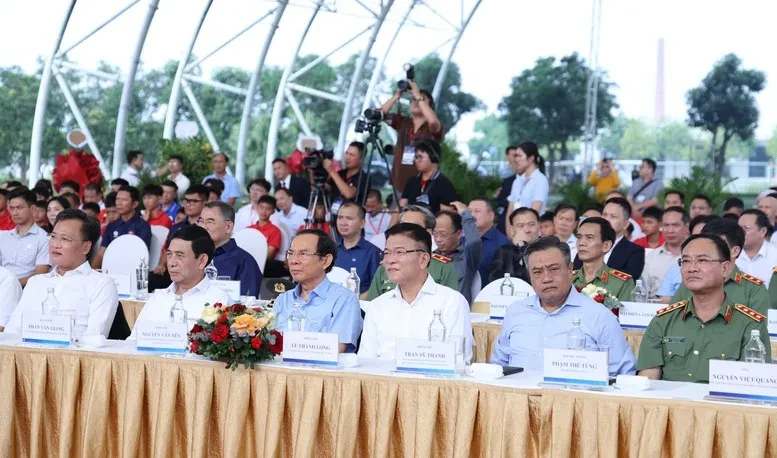 Tổng Bí thư Tô Lâm dự lễ khởi công xây dựng sân vận động hiện đại nhất Việt Nam