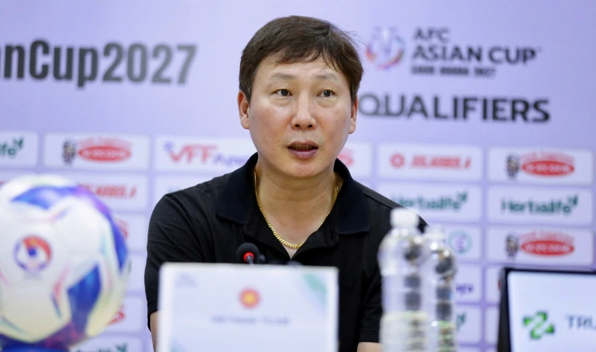 Việt Nam thăng hạng FIFA; Ronaldo lập kỷ lục ghi bàn tại vòng loại World Cup