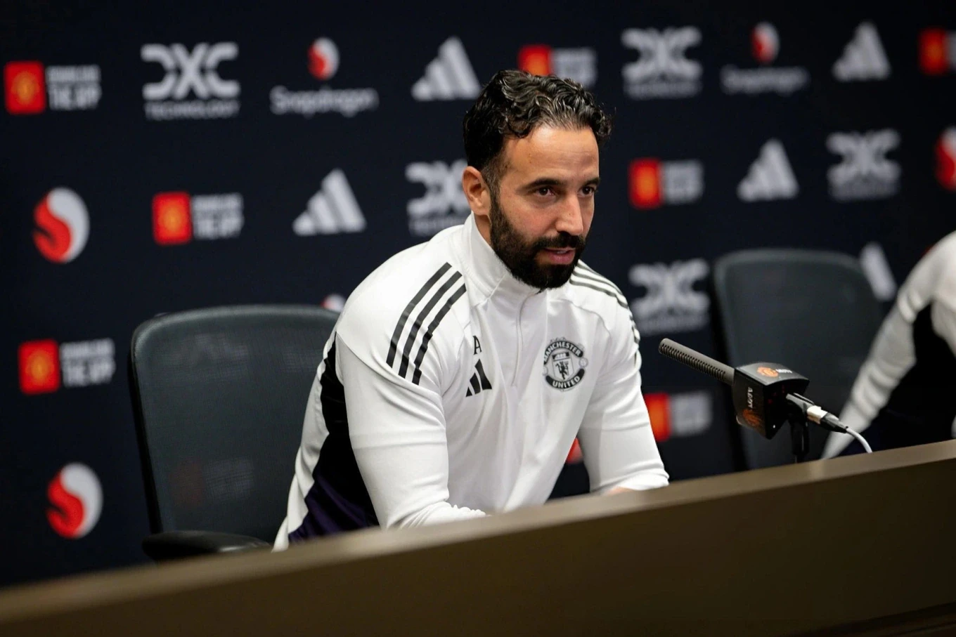 U17 nữ Việt Nam giành vé dự VCK châu Á 2026; Amorim thừa nhận MU chưa thể sánh Liverpool