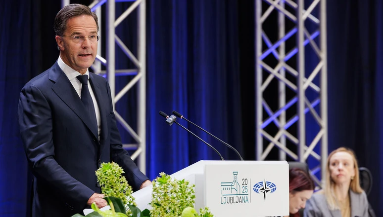 Tổng Thư ký NATO kêu gọi tăng chi tiêu quốc phòng tại phiên họp của Hội đồng Nghị viện NATO