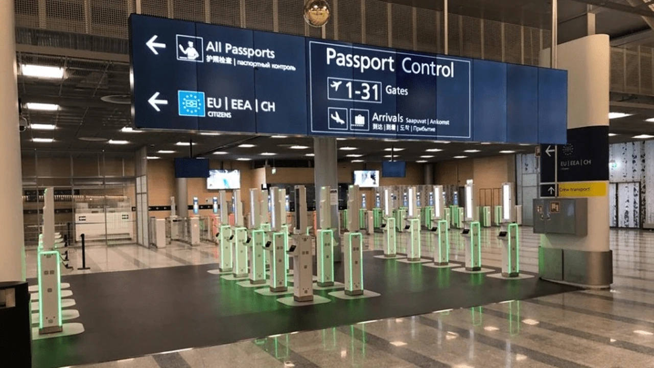 Hệ thống xuất nhập cảnh điện tử tại các cửa khẩu ngoài EU chính thức có hiệu lực