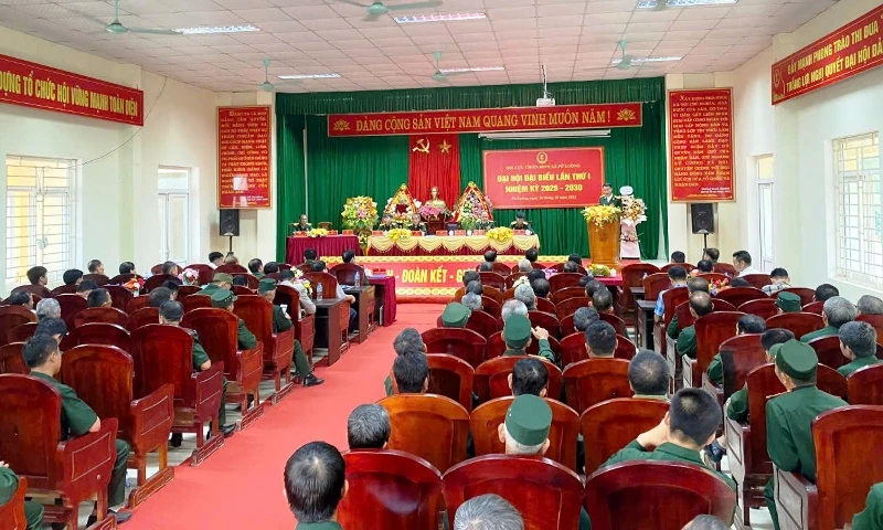 Cựu chiến binh xã Pù Luông gương mẫu đi đầu, tham gia xây dựng điểm đến du lịch thân thiện, hấp dẫn