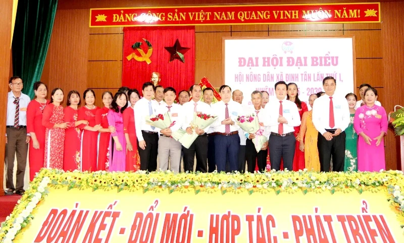 Phát huy truyền thống, sức mạnh của giai cấp nông dân, xây dựng xã Định Tân đạt kiểu mẫu