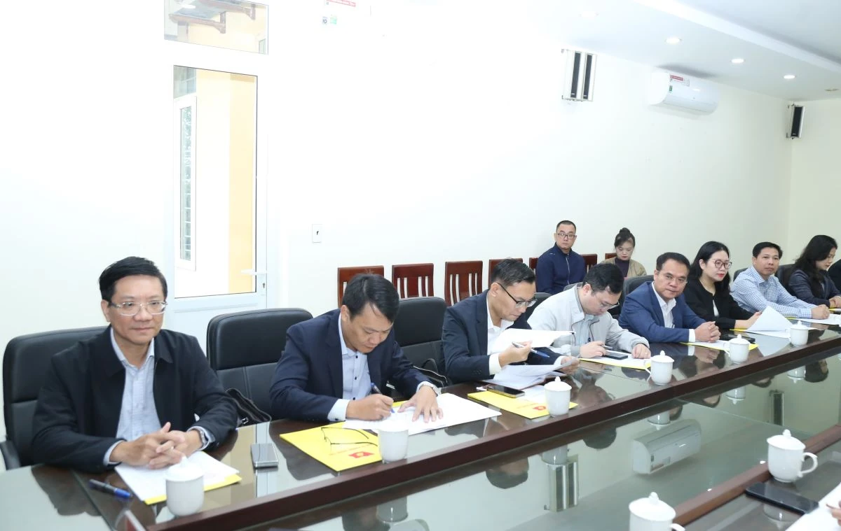 Phó Bí thư Thường trực Tỉnh ủy Nguyễn Hồng Phong thăm, làm việc với hai phường Quảng Phú, Đông Quang