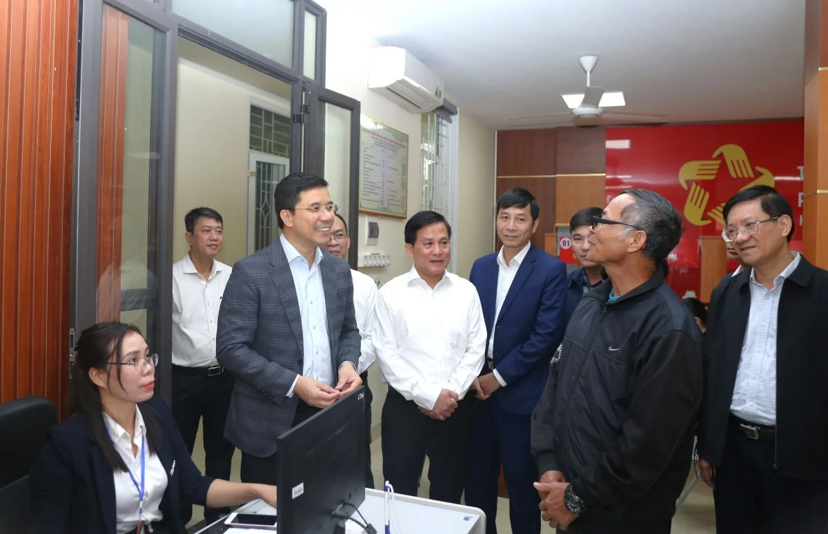 Phó Bí thư Thường trực Tỉnh ủy Nguyễn Hồng Phong thăm, làm việc với hai phường Quảng Phú, Đông Quang