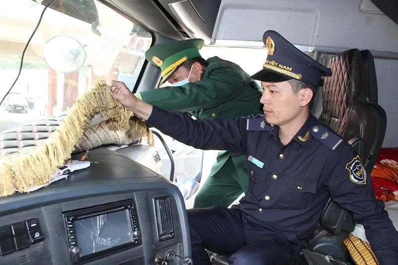 Chi cục Hải quan khu vực X đấu tranh, phòng chống ma túy