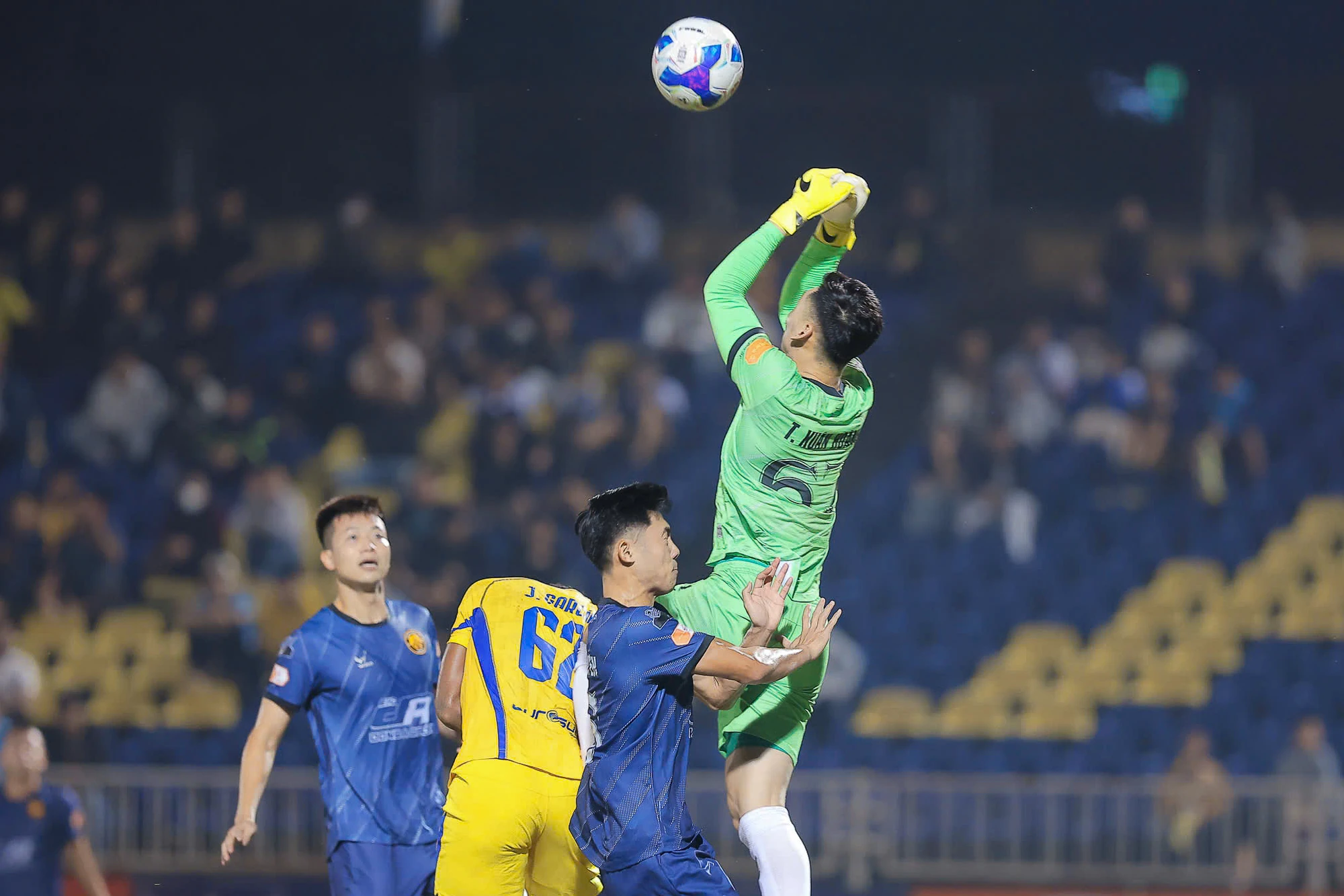 Đông Á Thanh Hóa tìm lại niềm vui chiến thắng