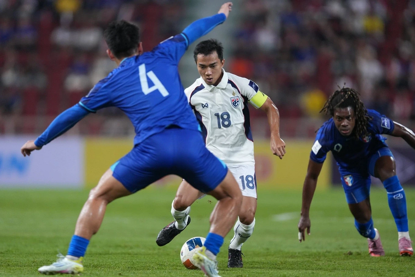 Rafa Benitez tái xuất với hợp đồng kỷ lục; Công an Hà Nội hòa tiếc nuối