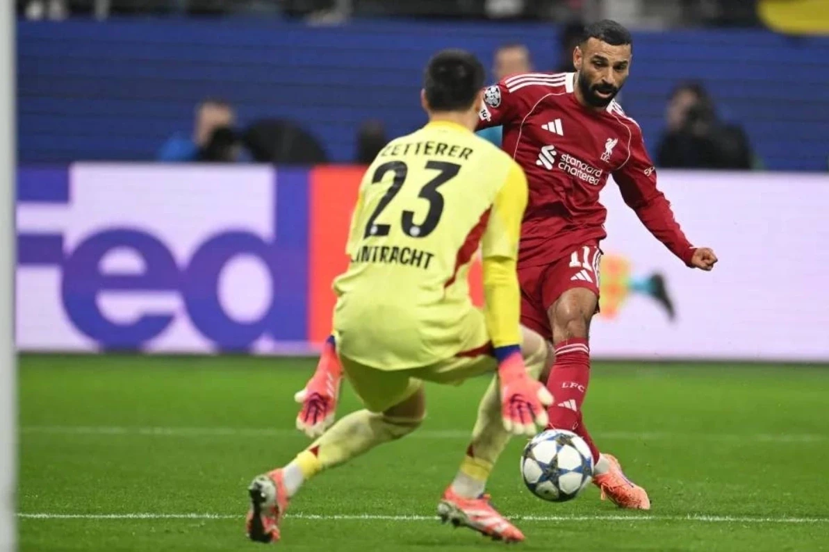 Rafa Benitez tái xuất với hợp đồng kỷ lục; Công an Hà Nội hòa tiếc nuối