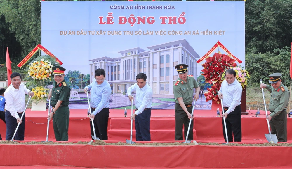 Bí thư Tỉnh ủy Nguyễn Doãn Anh dự lễ khởi công trụ sở làm việc Công an xã Hiền Kiệt