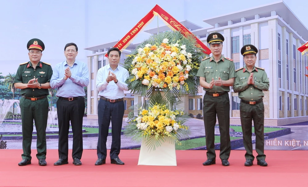 Bí thư Tỉnh ủy Nguyễn Doãn Anh dự lễ khởi công trụ sở làm việc Công an xã Hiền Kiệt