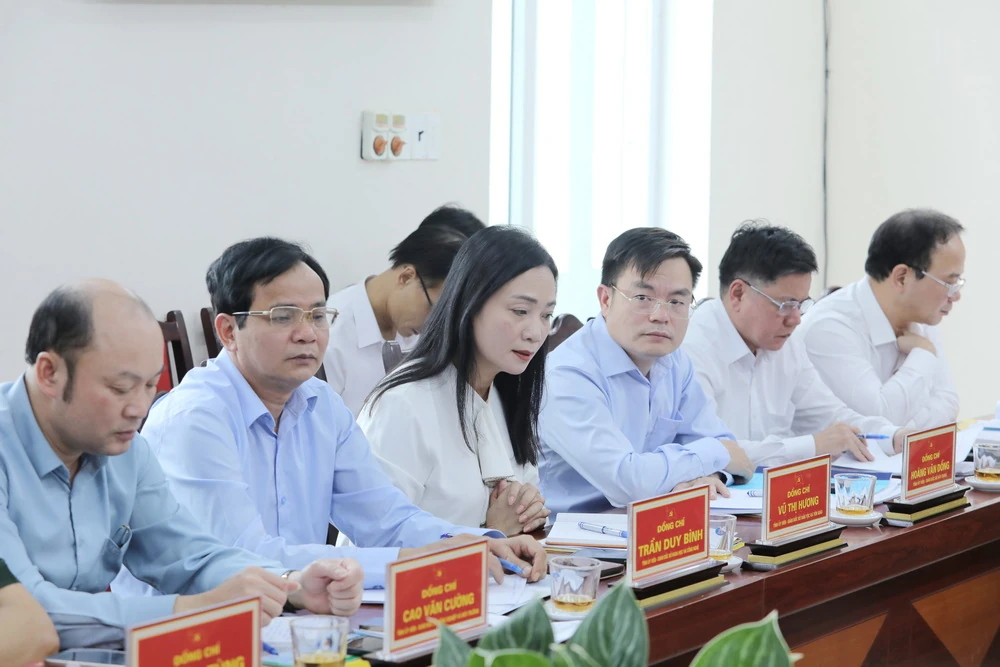 Bí thư Tỉnh ủy Nguyễn Doãn Anh thăm, làm việc với xã Hiền Kiệt và Nam Xuân về thực hiện bộ máy chính quyền địa phương 2 cấp