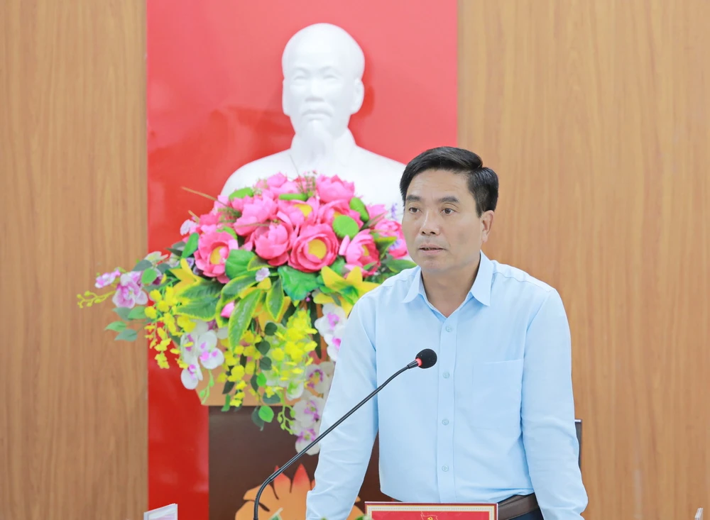 Bí thư Tỉnh ủy Nguyễn Doãn Anh thăm, làm việc với xã Hiền Kiệt và Nam Xuân về thực hiện bộ máy chính quyền địa phương 2 cấp