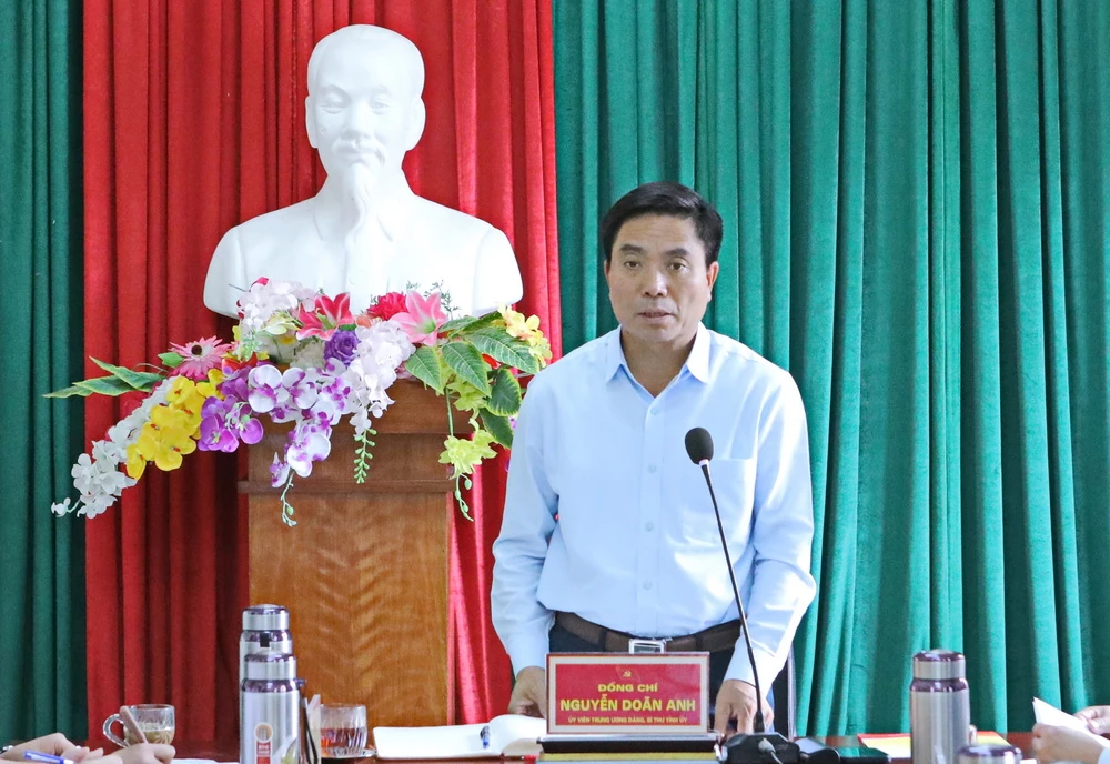 Bí thư Tỉnh ủy Nguyễn Doãn Anh thăm, làm việc với xã Hiền Kiệt và Nam Xuân về thực hiện bộ máy chính quyền địa phương 2 cấp