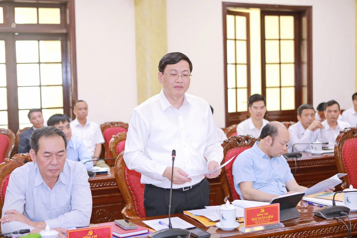 Thường trực Tỉnh ủy Thanh Hóa làm việc với Tổng Công ty Điện lực miền Bắc