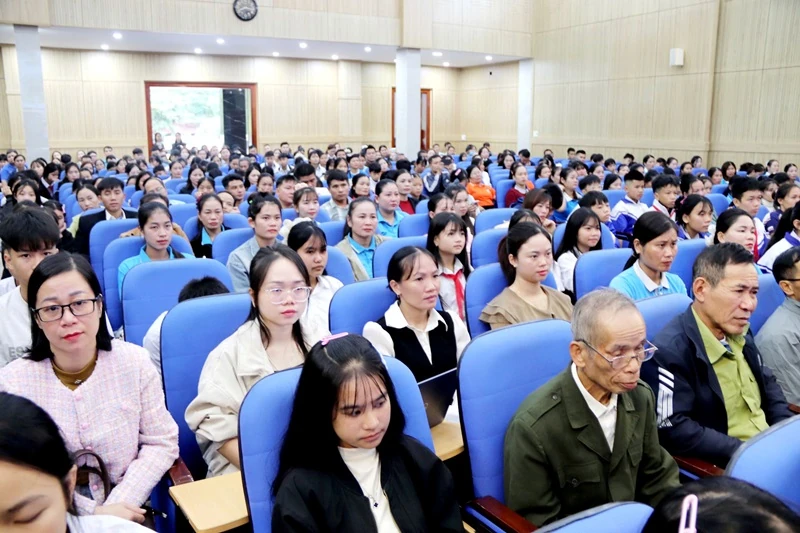 Hội LHPN tỉnh truyền thông về bình đẳng giới