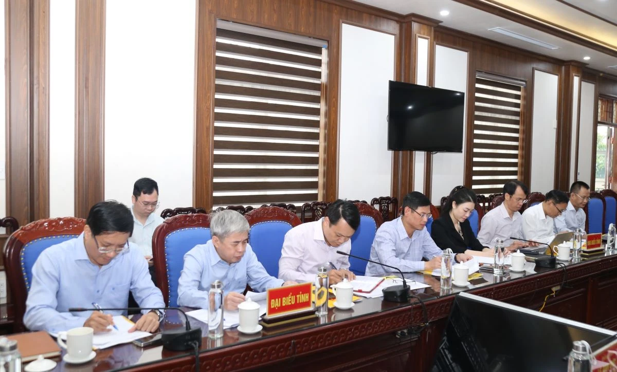 Phó Bí thư Thường trực Tỉnh ủy Nguyễn Hồng Phong thăm, làm việc tại phường Đông Sơn