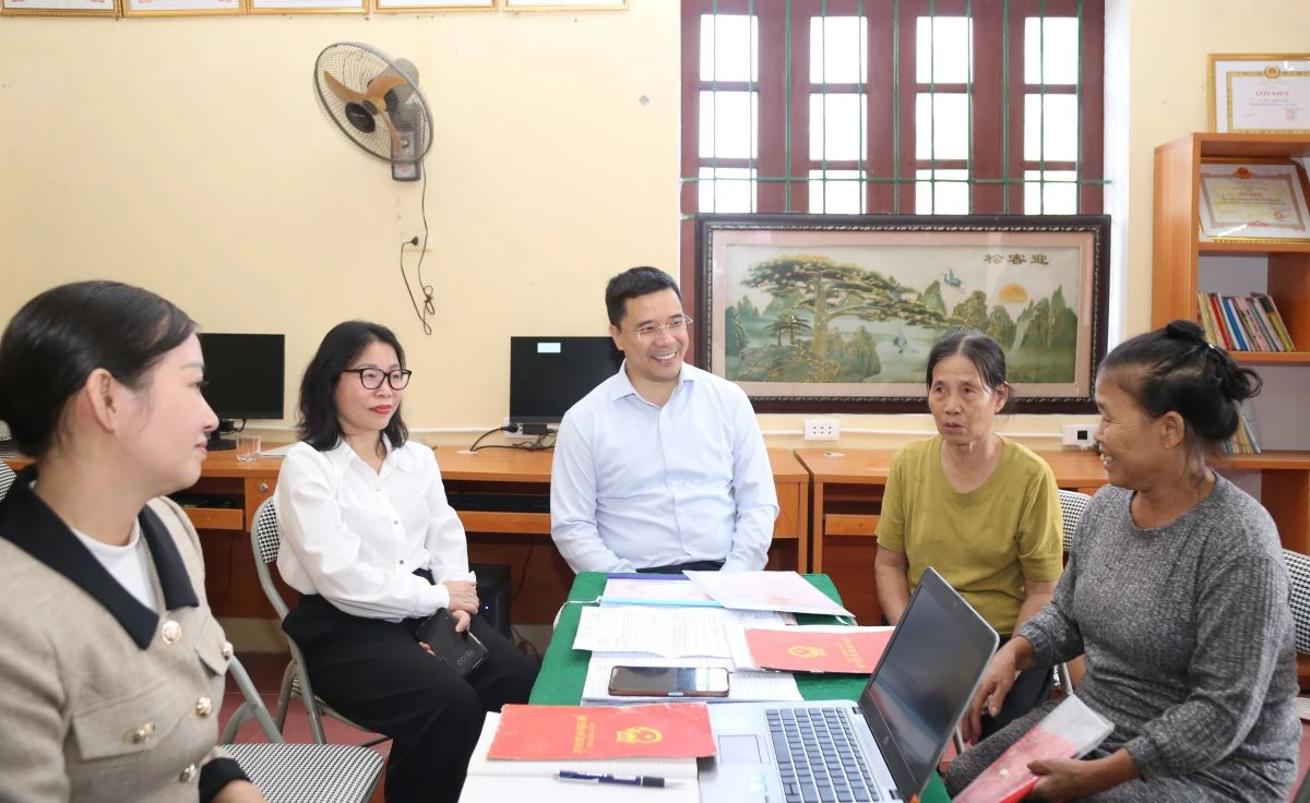 Phó Bí thư Thường trực Tỉnh ủy Nguyễn Hồng Phong thăm, làm việc tại phường Đông Tiến