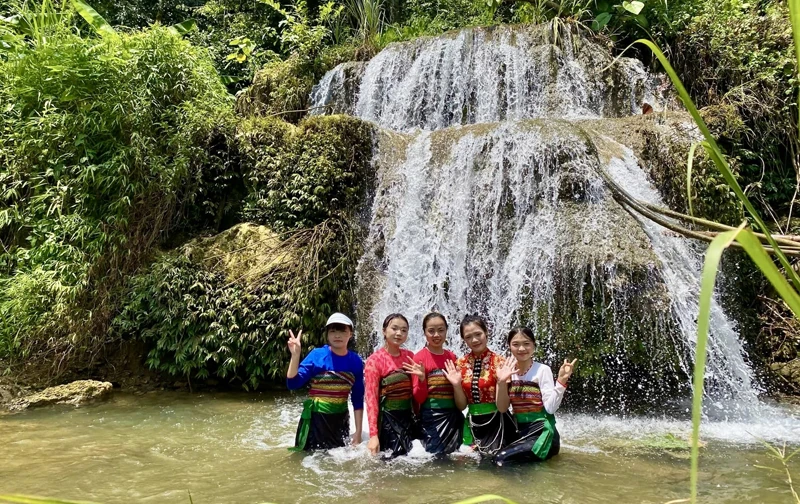 Đánh thức tiềm năng du lịch nơi đại ngàn Thiên Phủ