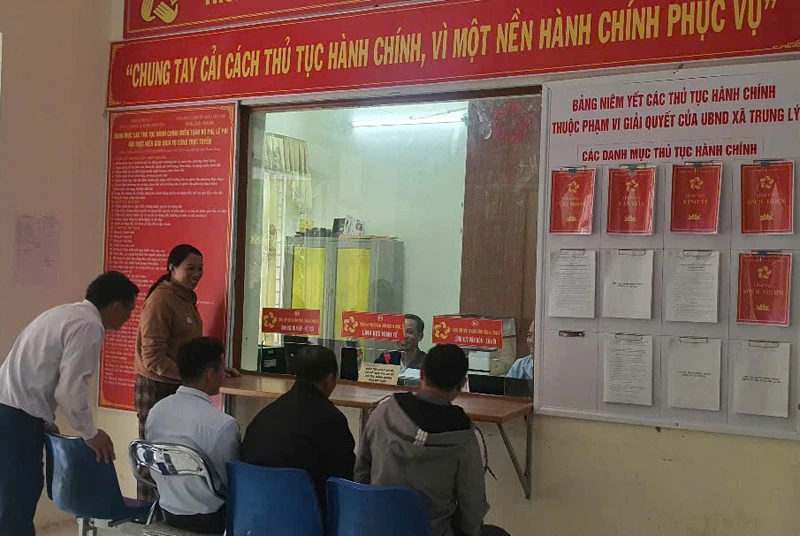 “Gỡ khó” tình trạng thiếu cán bộ chuyên môn ở các xã miền núi