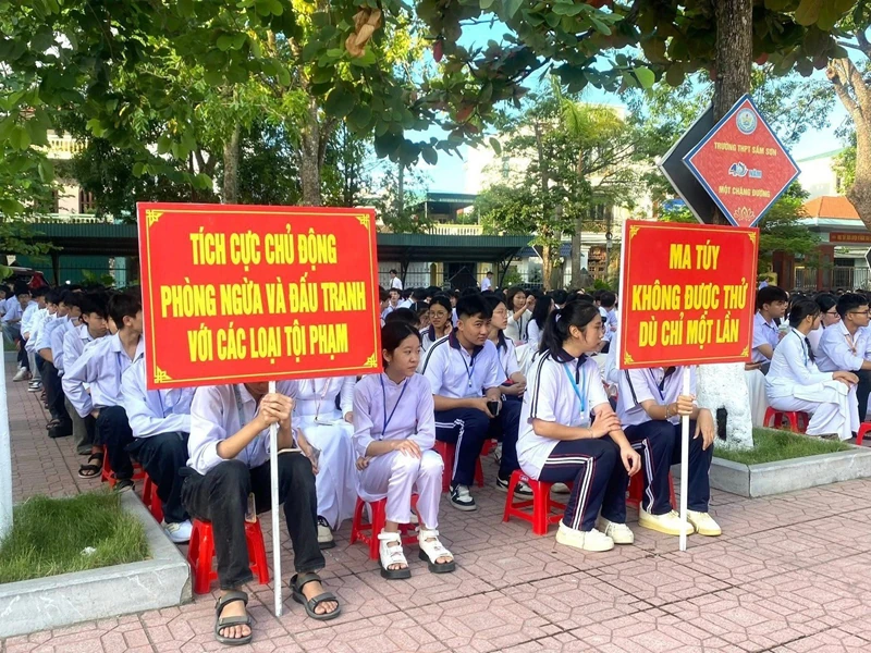 Tuyên truyền, phổ biến, giáo dục pháp luật cho thanh thiếu niên