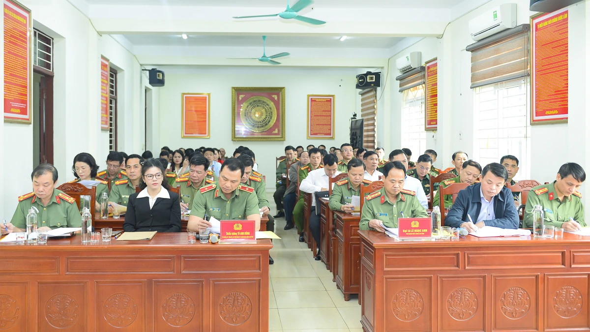 Giám đốc Công an tỉnh làm việc với công an 9 xã biên giới