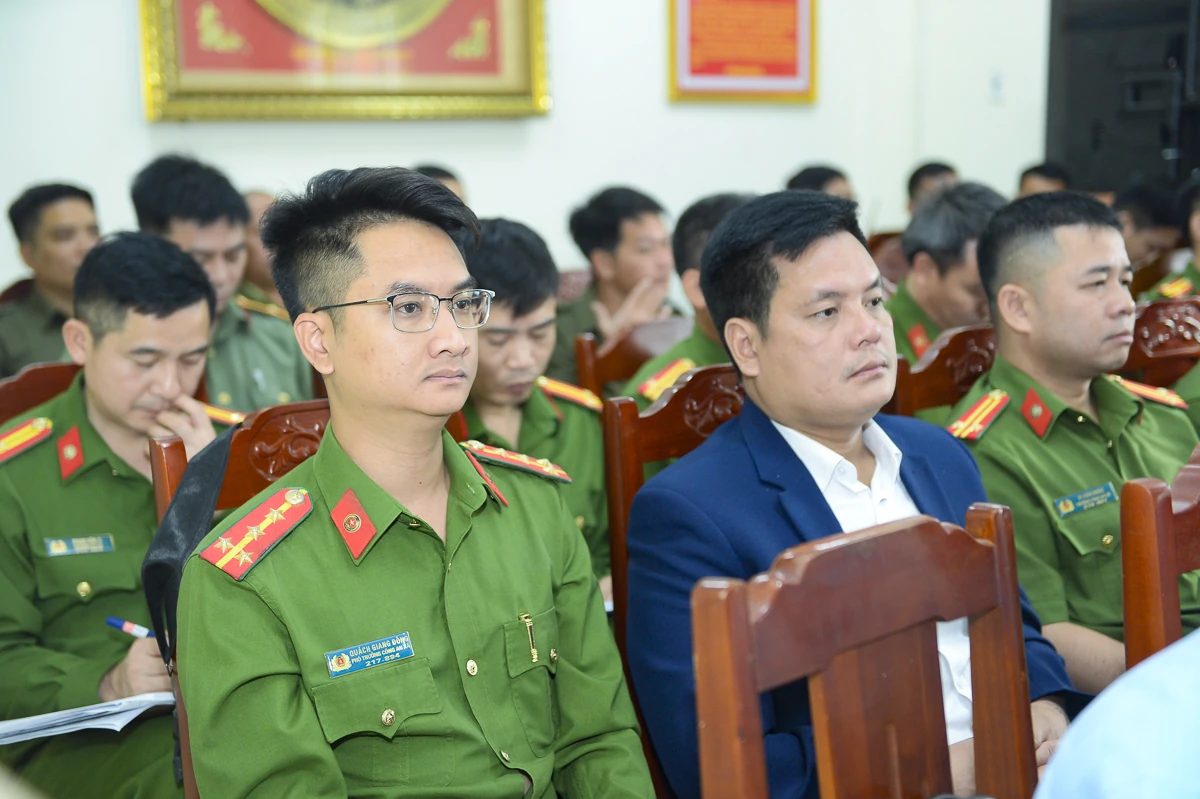 Giám đốc Công an tỉnh làm việc với công an 9 xã biên giới