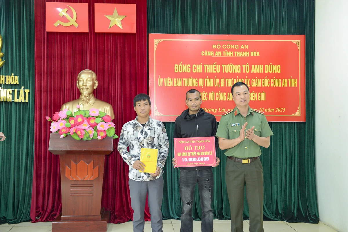 Giám đốc Công an tỉnh làm việc với công an 9 xã biên giới