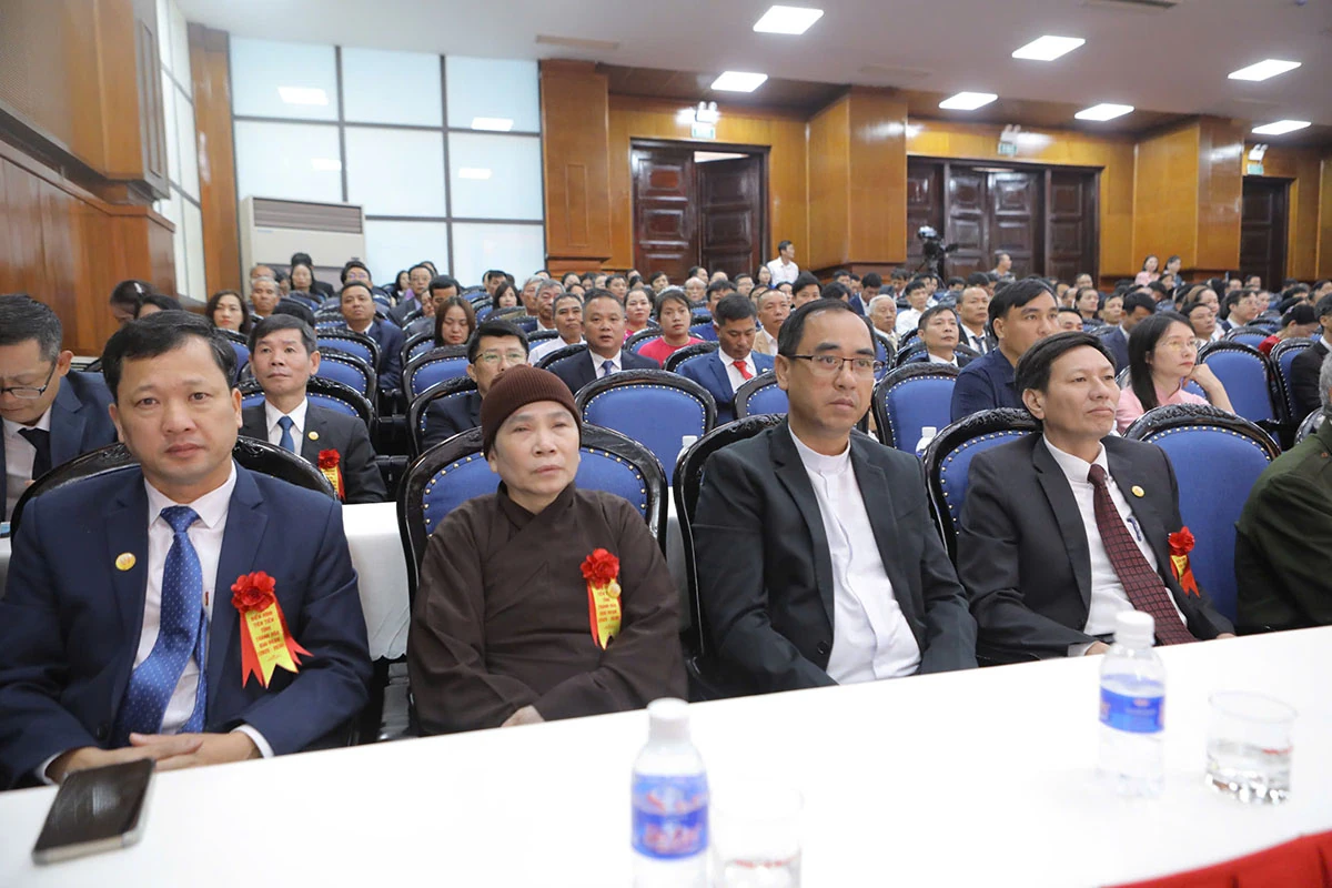 Tạo động lực mới, khí thế mới, quyết tâm xây dựng tỉnh Thanh Hóa đến năm 2030 trong nhóm các tỉnh dẫn đầu cả nước (*)