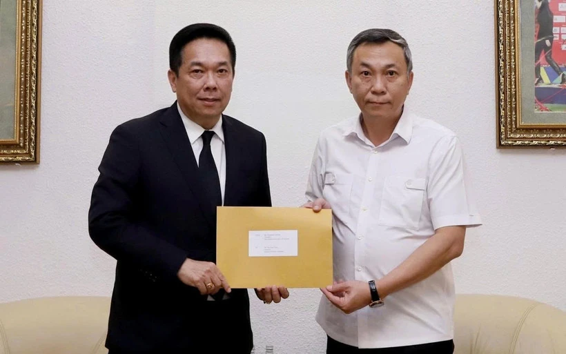 LĐBĐ Thái Lan xin lỗi Việt Nam về sự cố hiển thị sai Quốc kỳ; Liverpool bị loại khỏi Cúp Liên đoàn Anh