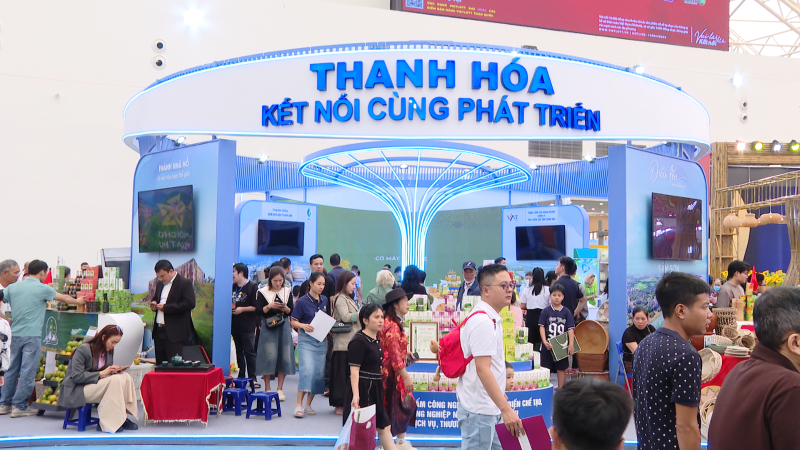 Sức hút của gian hàng tỉnh Thanh Hóa tại Hội chợ Mùa Thu