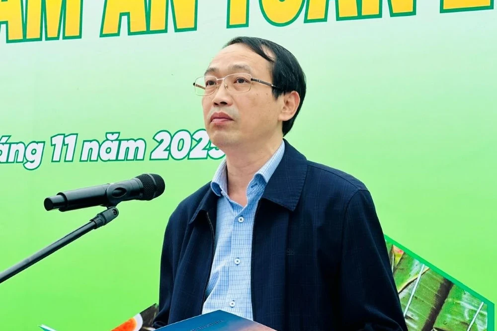 Khai mạc phiên chợ thực phẩm an toàn tại xã Trường Văn