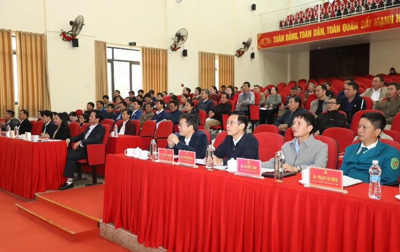 Cử tri xã Kim Tân kiến nghị sớm ban hành quy định phân cấp thẩm quyền tuyển dụng, sử dụng và quản lý giáo viên