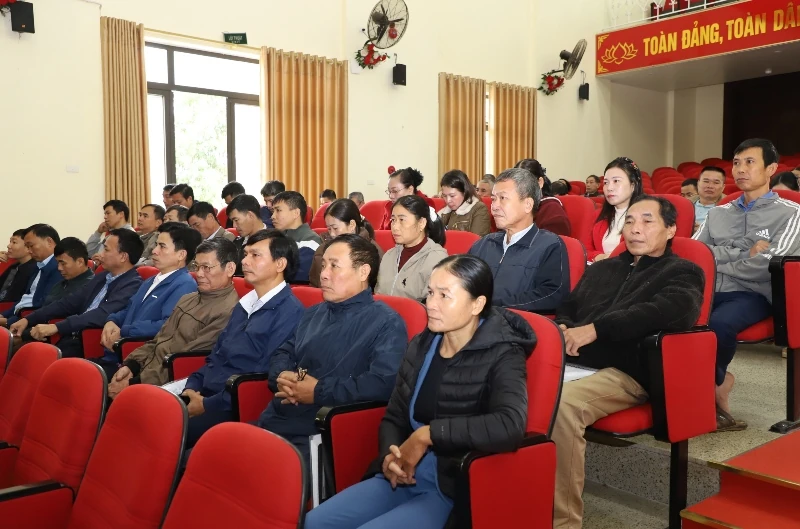 Cử tri xã Kim Tân kiến nghị sớm ban hành quy định phân cấp thẩm quyền tuyển dụng, sử dụng và quản lý giáo viên