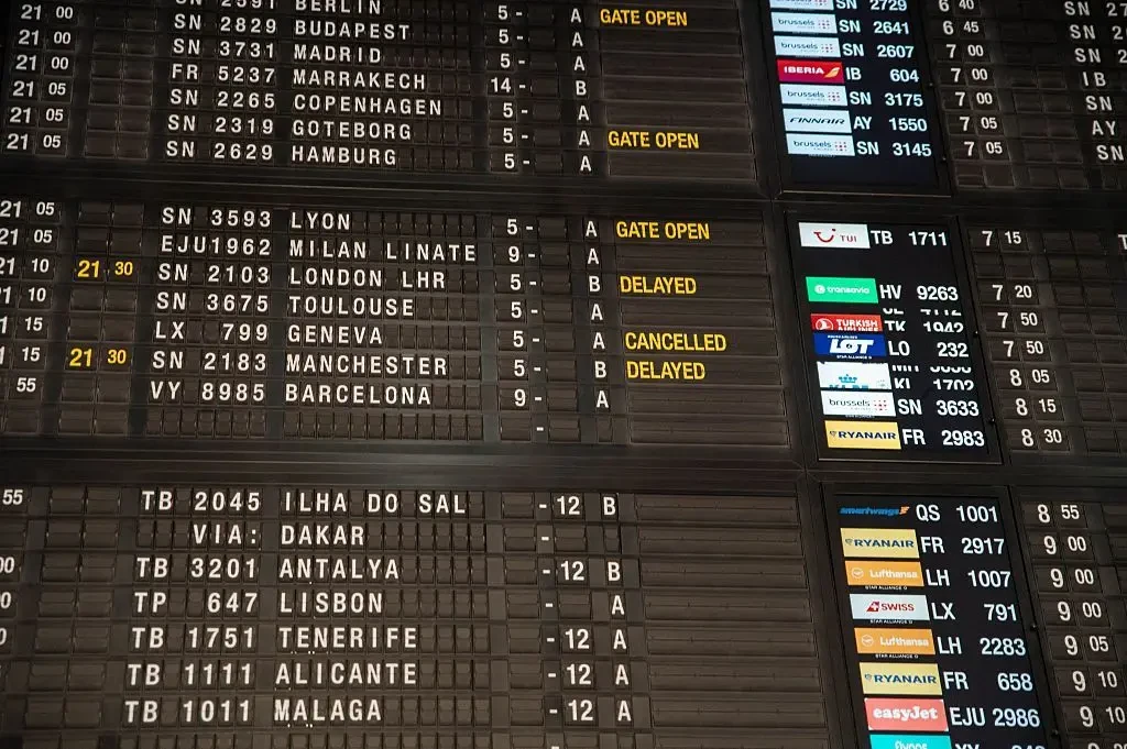 Bỉ đóng cửa hai sân bay do xuất hiện thiết bị bay không người lái